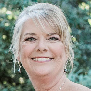 Meet your Posher, Deborah